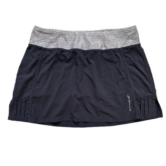 BROOKS Active skort in size XS black with black and white waistband - Picture 1 of 7